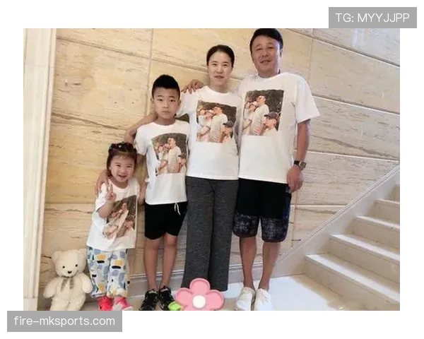 王楠退役后这生活也太爽了吧，天天晒娃喝咖啡，谁还记得她当年练球练到吐的日子